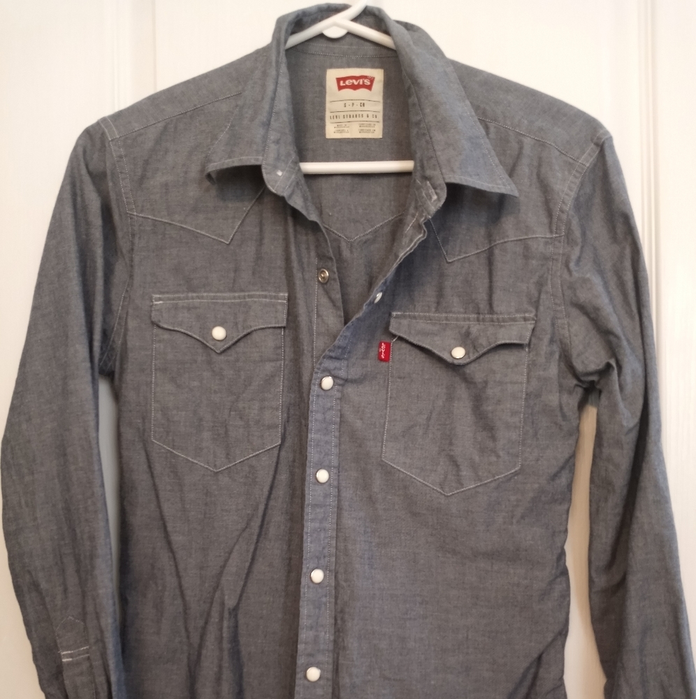 Levi's button up shirt